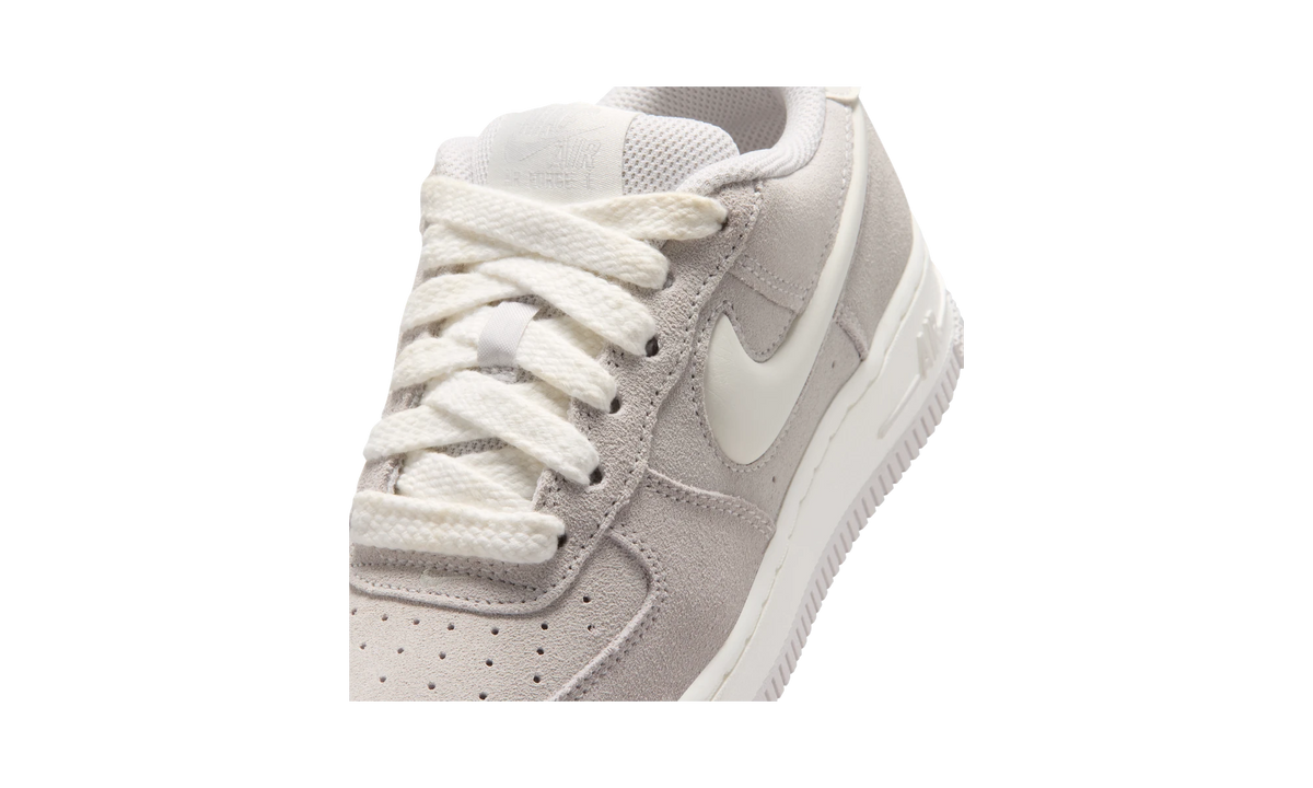 Nike Air Force 1 LV8 Vast Grey/Sail