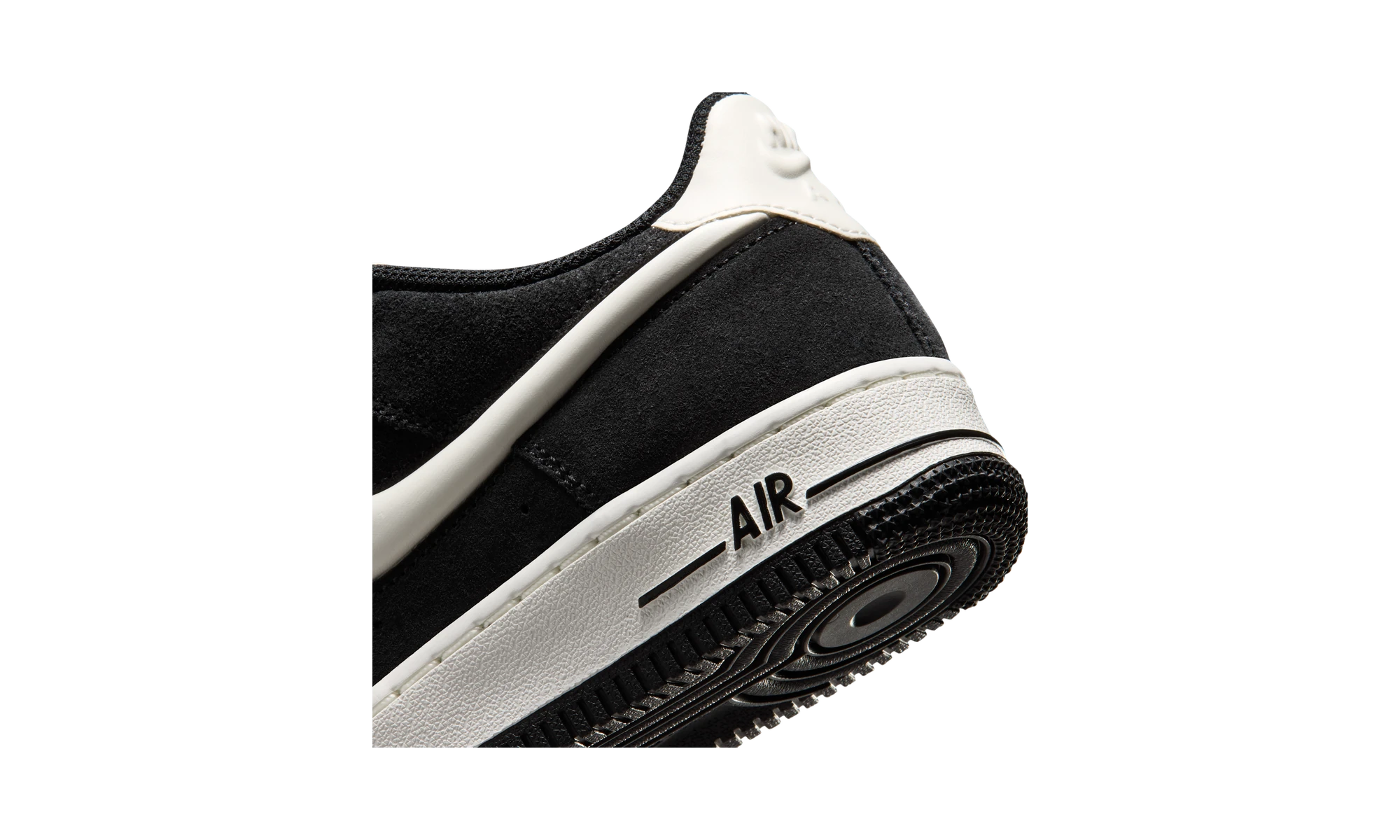 Nike Air Force 1 LV8 Black/Sail