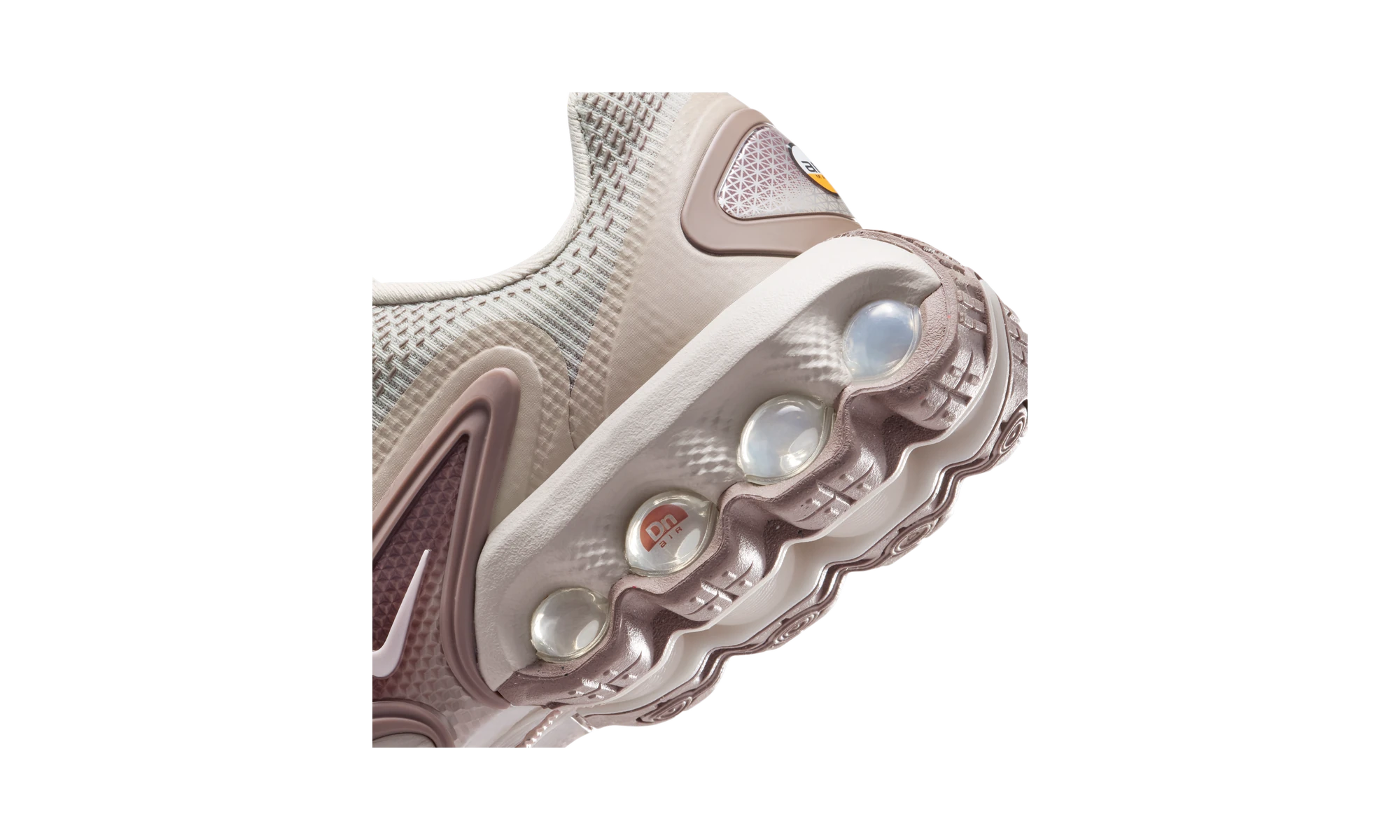 Nike Air Max Dn Cream II/Taupe Haze/Tattoo/Silt Red