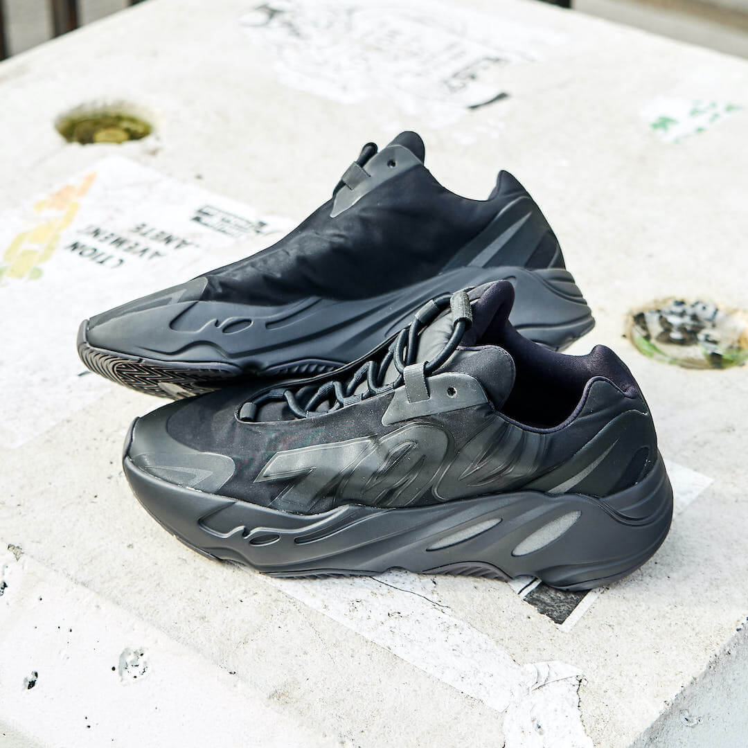 Adidas Yeezy Boost 700 MNVN Triple Black, Black/Black/Black (FV4440)