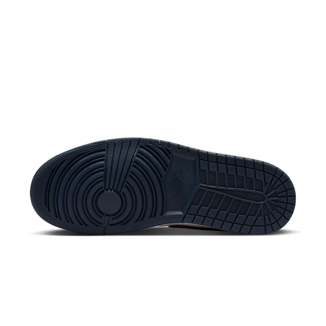 Air Jordan 1 Low SE Obsidian Suede - Sneak