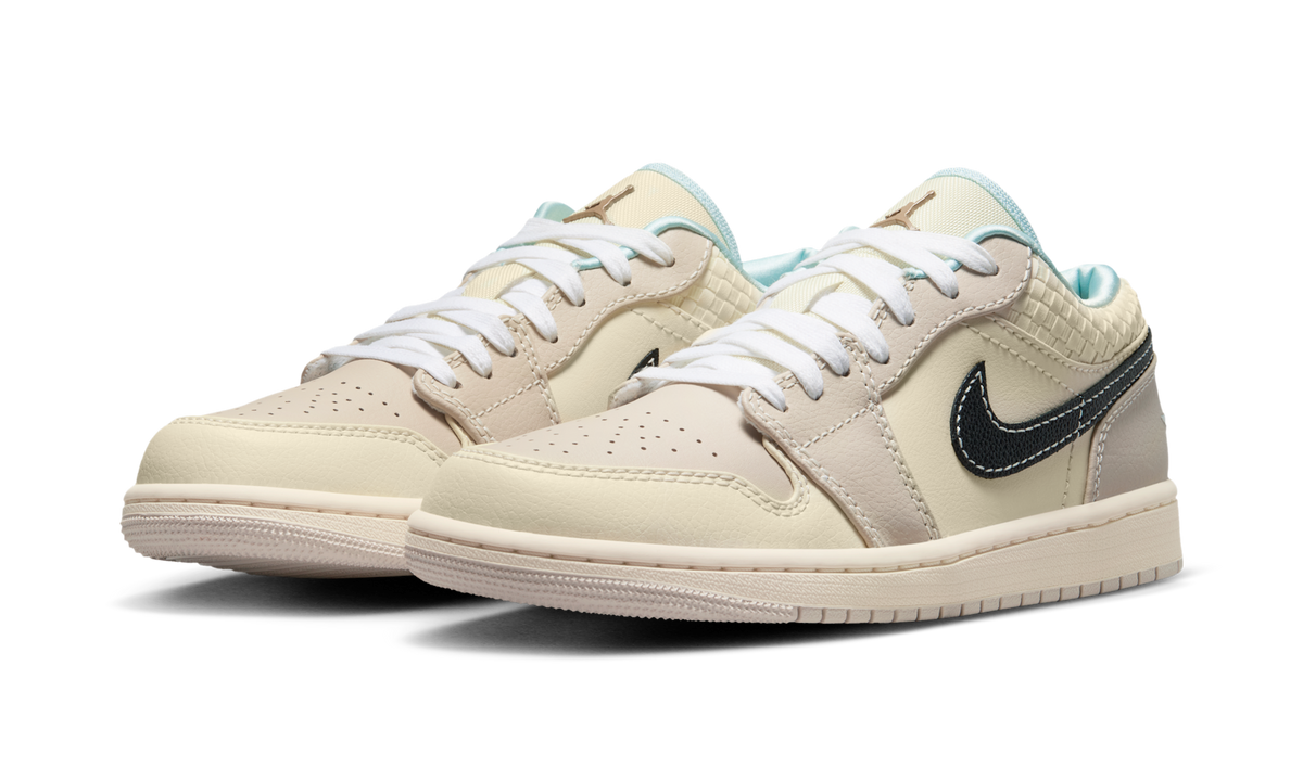 Air Jordan 1 Low SE Sanddrift Glacier Blue