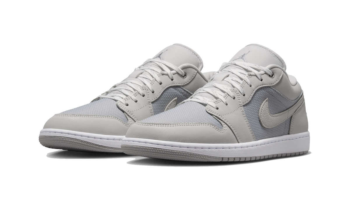 Air Jordan 1 Low SE Soft Pearl Light Smoke Grey