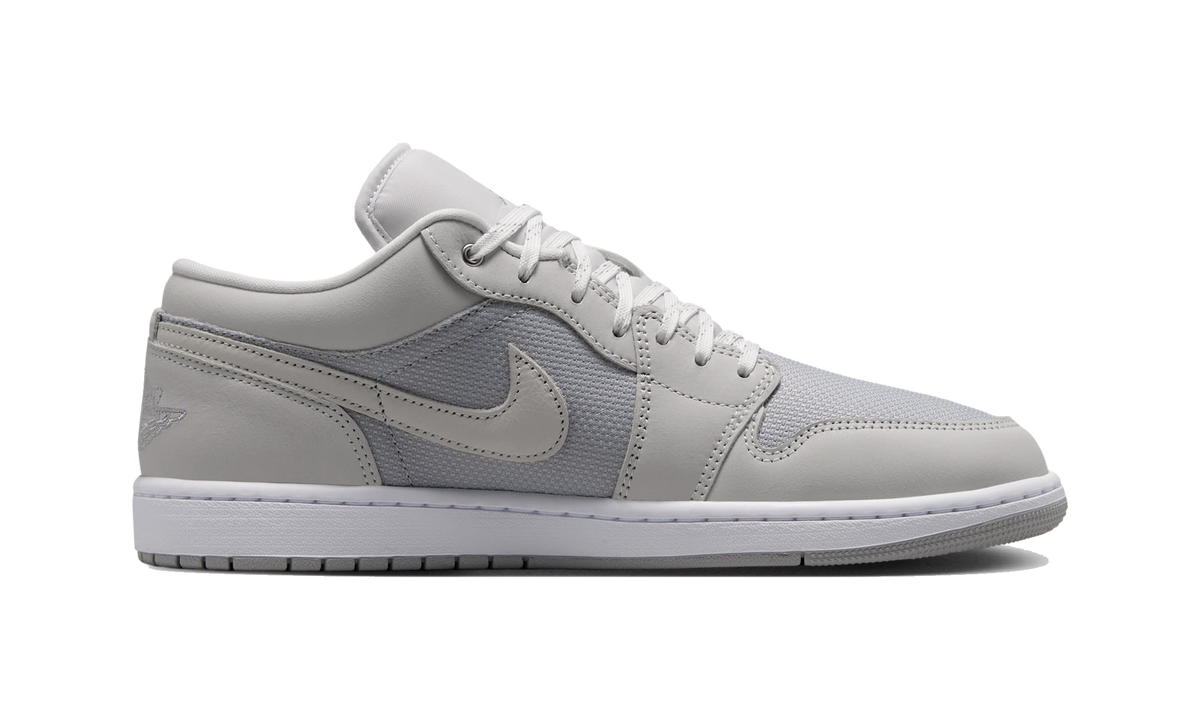 Air Jordan 1 Low SE Soft Pearl Light Smoke Grey