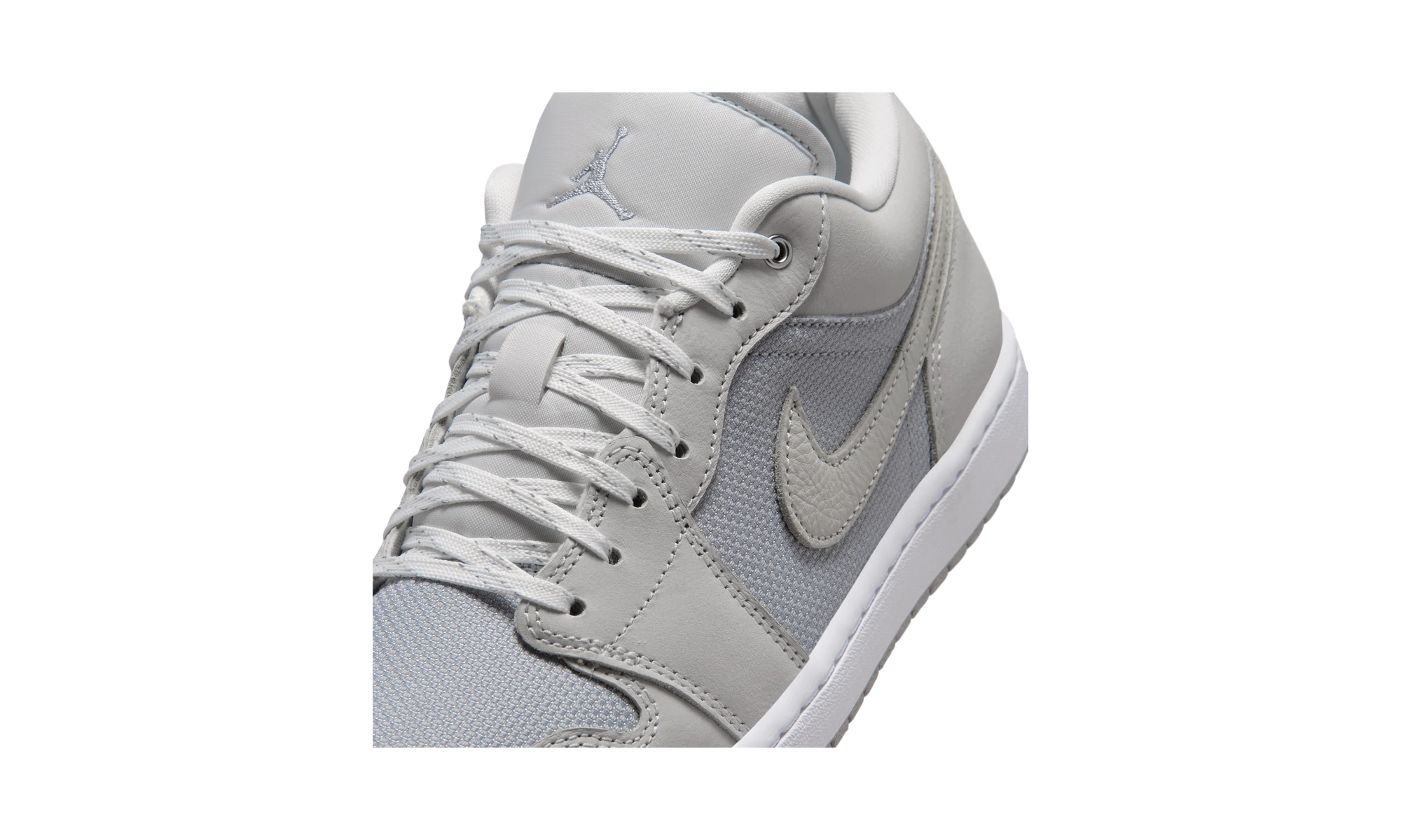 Air Jordan 1 Low SE Soft Pearl Light Smoke Grey
