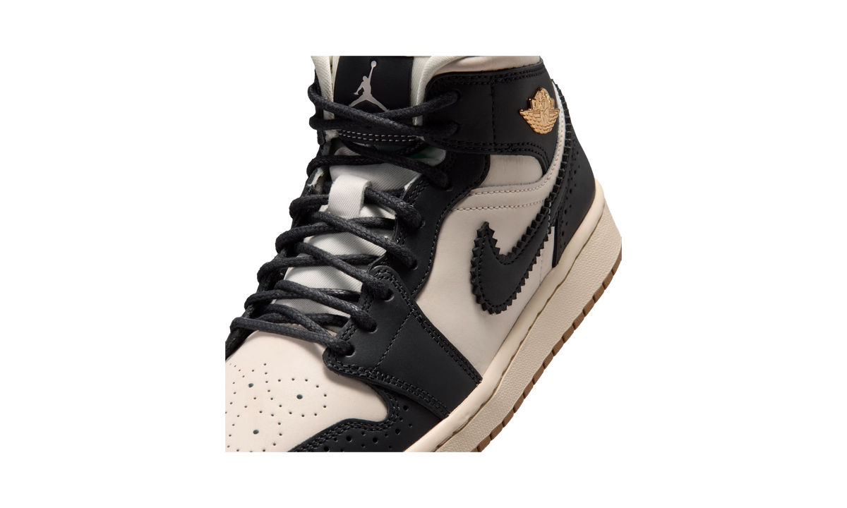 Air Jordan 1 Mid SE Off Noir Chalk