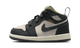 Air Jordan 1 Mid SE Off Noir Medium Olive (TD)