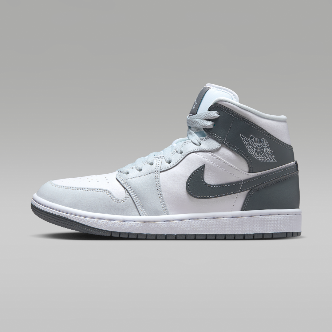 Air Jordan 1 Mid White Smoke Grey, White/Pure Platinum/Smoke Grey (BQ6472-113)