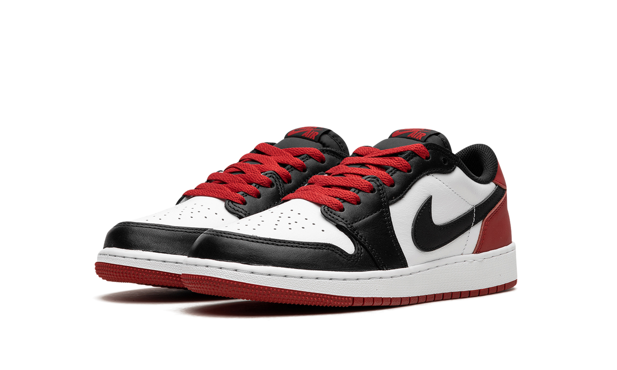 Air Jordan 1 Retro Low OG Black Toe (2023)