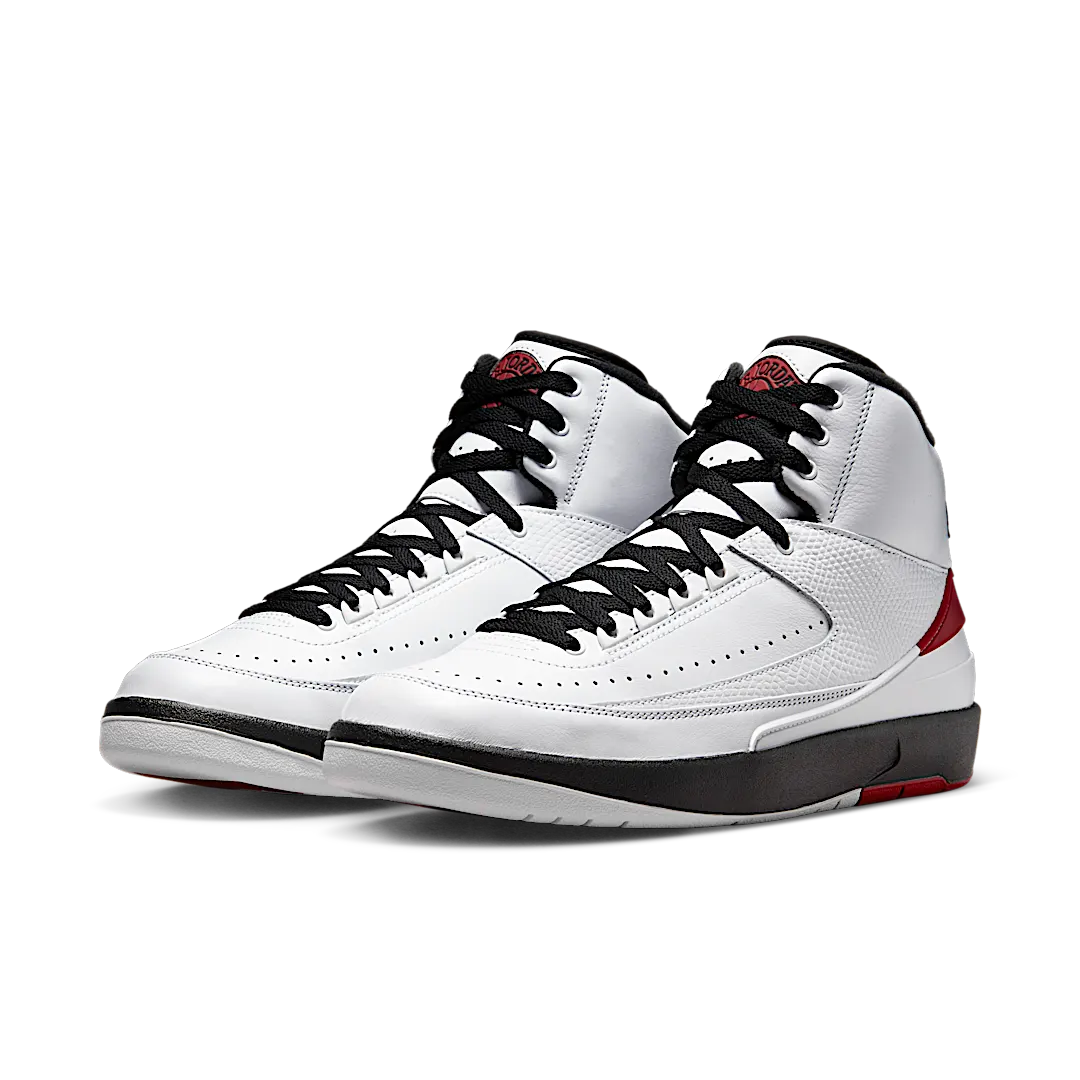 Air Jordan 2 Retro OG Chicago (2022), White/Varsity Red/Black (DX2454-106)