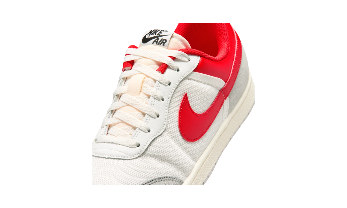 Air Jordan Skyline Low Summit White University Red Smoke Grey