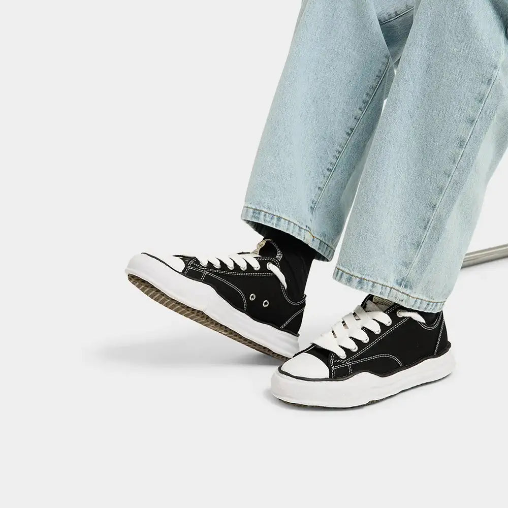 Maison Mihara Yasuhiro Hank OG Sole Canvas Low Black, Black/White (A05FW702)