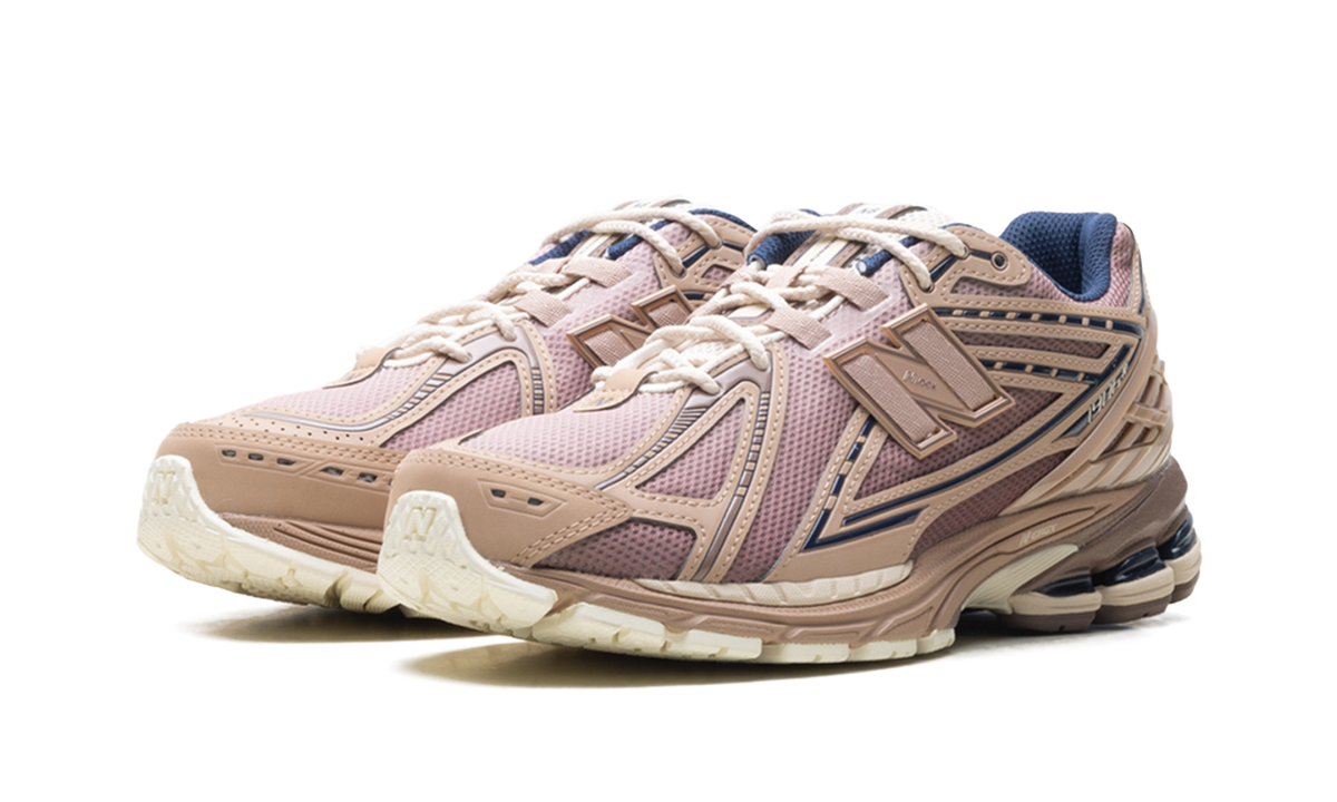 New Balance 1906R Earth Shadow Flat Taupe