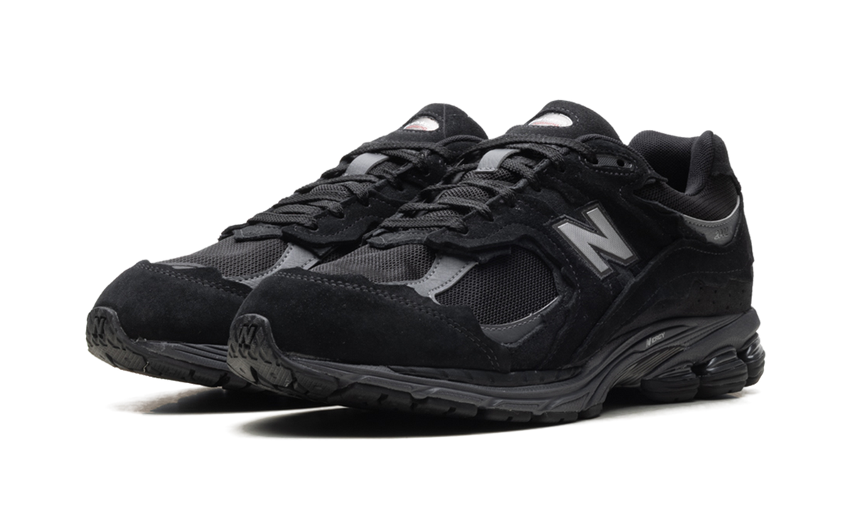 New Balance 2002R Gore-Tex Protection Pack Black Magnet