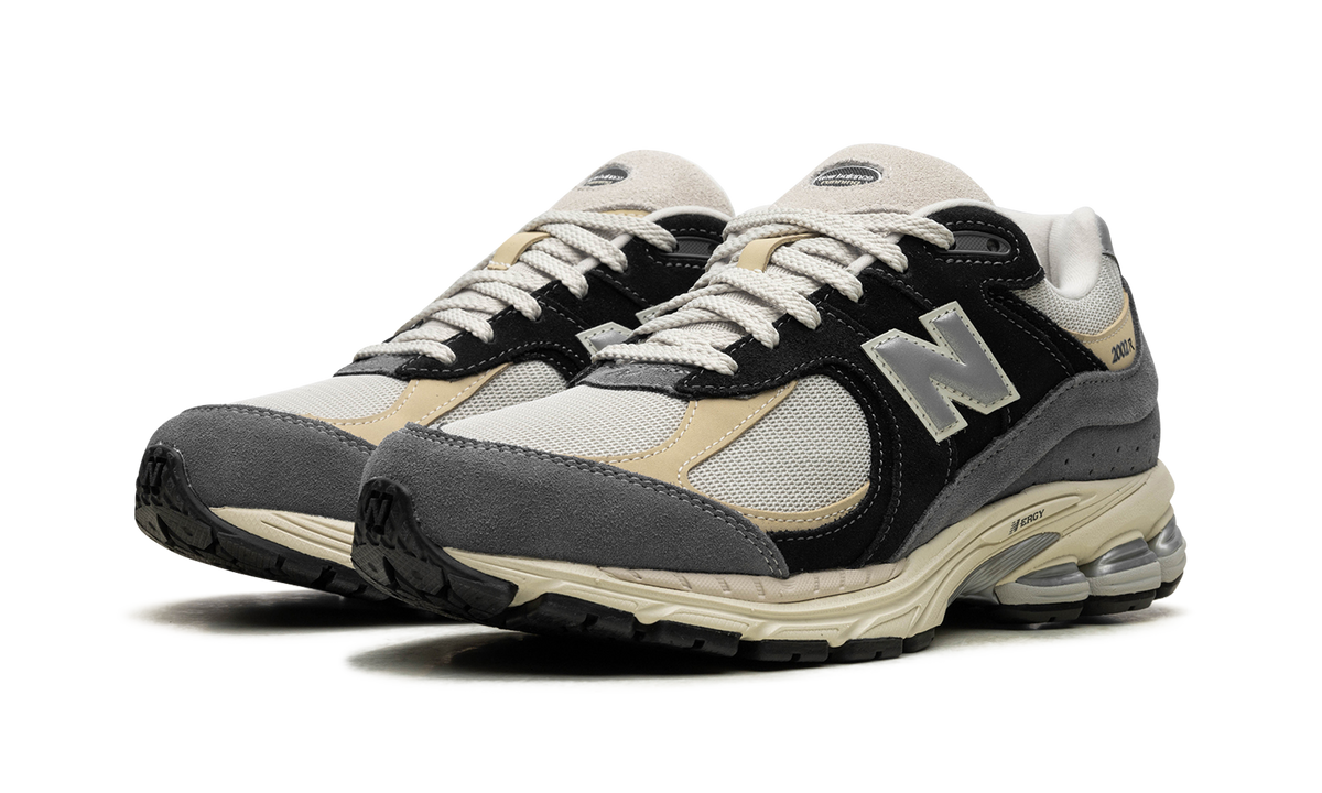 New Balance 2002R Magnet Sandstone