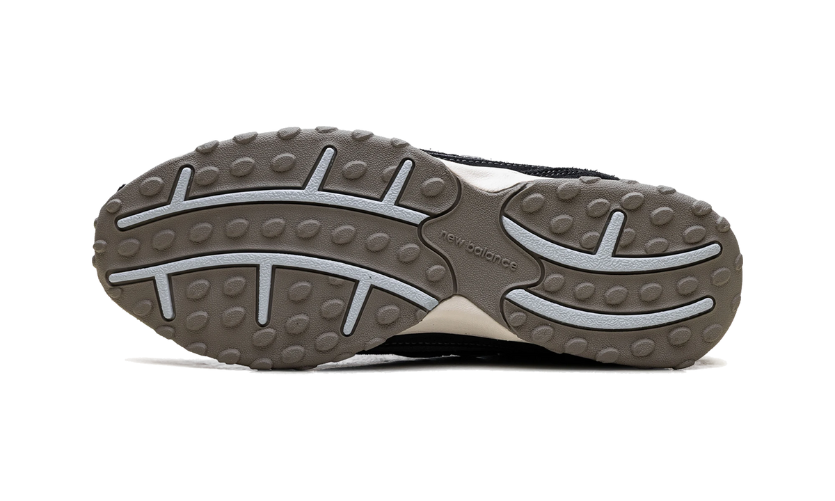 New Balance 204L Black Magnet