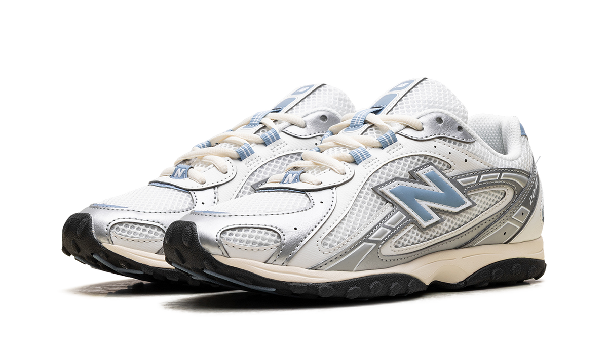 New Balance 204L Silver Metallic Sky