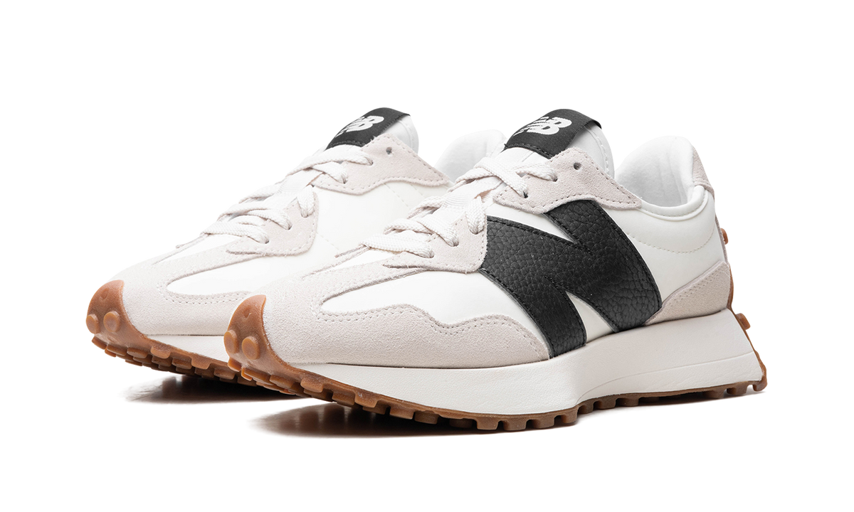 New Balance 327 Moonbeam Black Gum