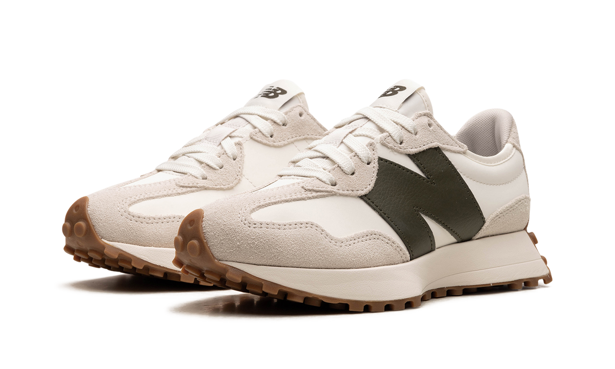 New Balance 327 Moonbeam Oak Leaf Green