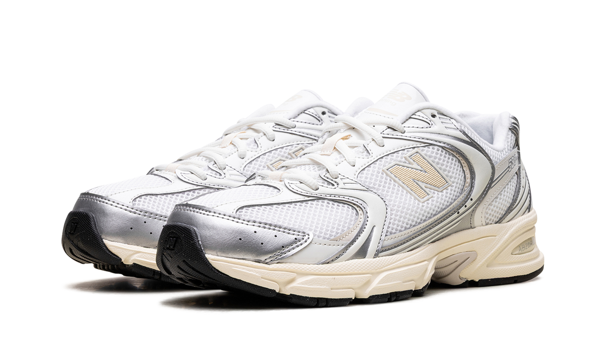New Balance 530 Silver Metallic Linen