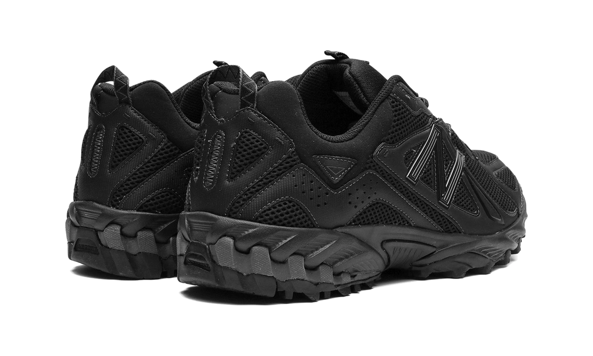New Balance 610 Black Phantom