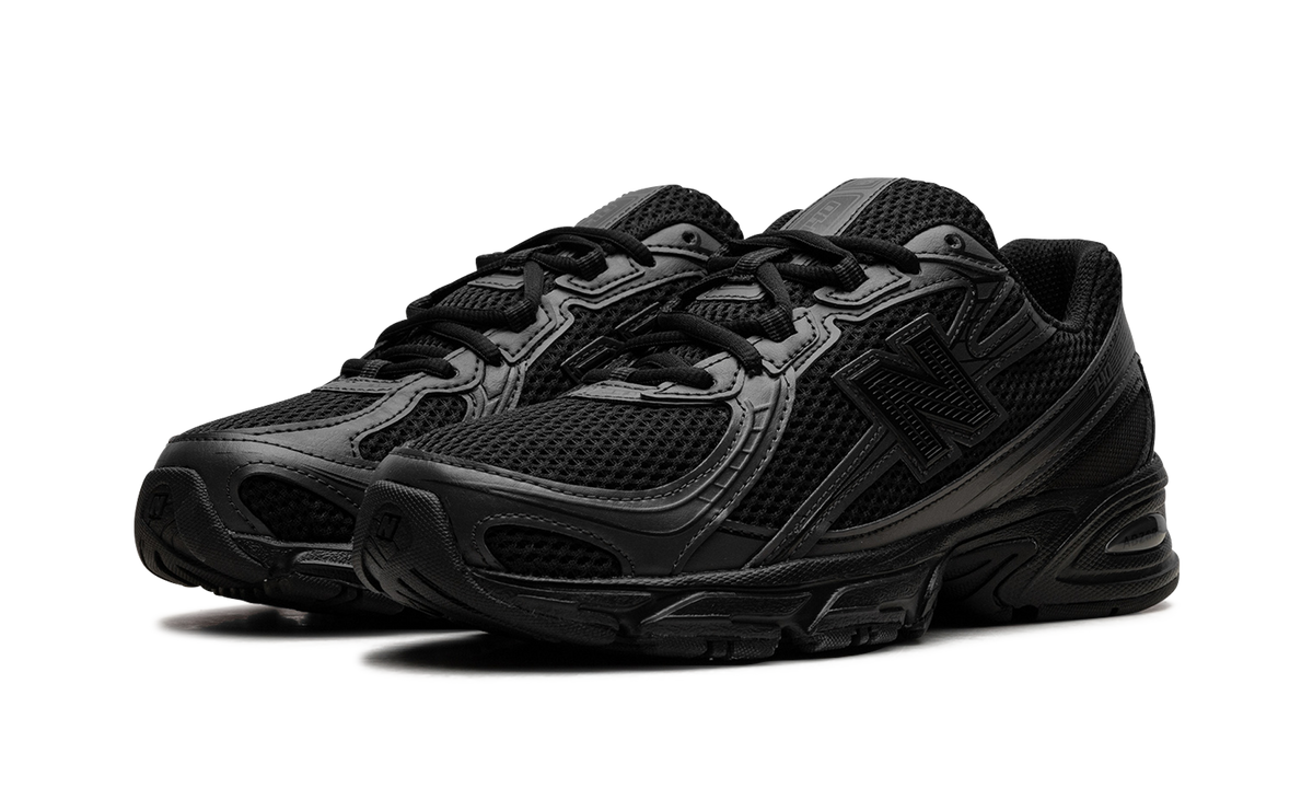 New Balance 740 Triple Black