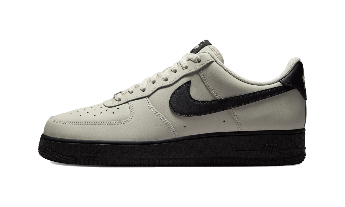 Nike Air Force 1 07 Light Bone Black