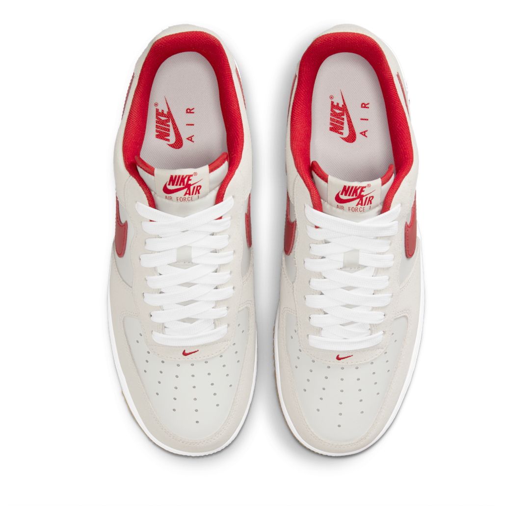 Nike Air Force 1 Low '07 LV8 Summit White Varsity Red Gum, Summit White/White/Gum Yellow/Varsity Red (IB6388-101)