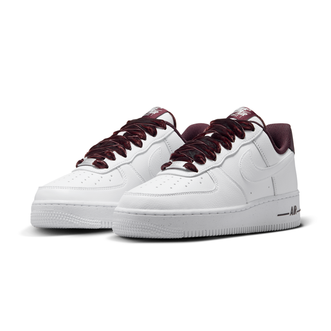 Nike Air Force 1 Low '07 Vintage White Burgundy Crush, Burgundy Crush/Pale Ivory/Metallic Silver/White (HV4403-600)