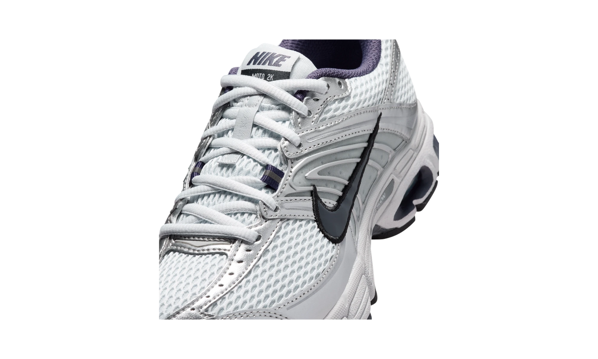 Nike Air Max Moto 2K Pure Platinum Gridiron Silver