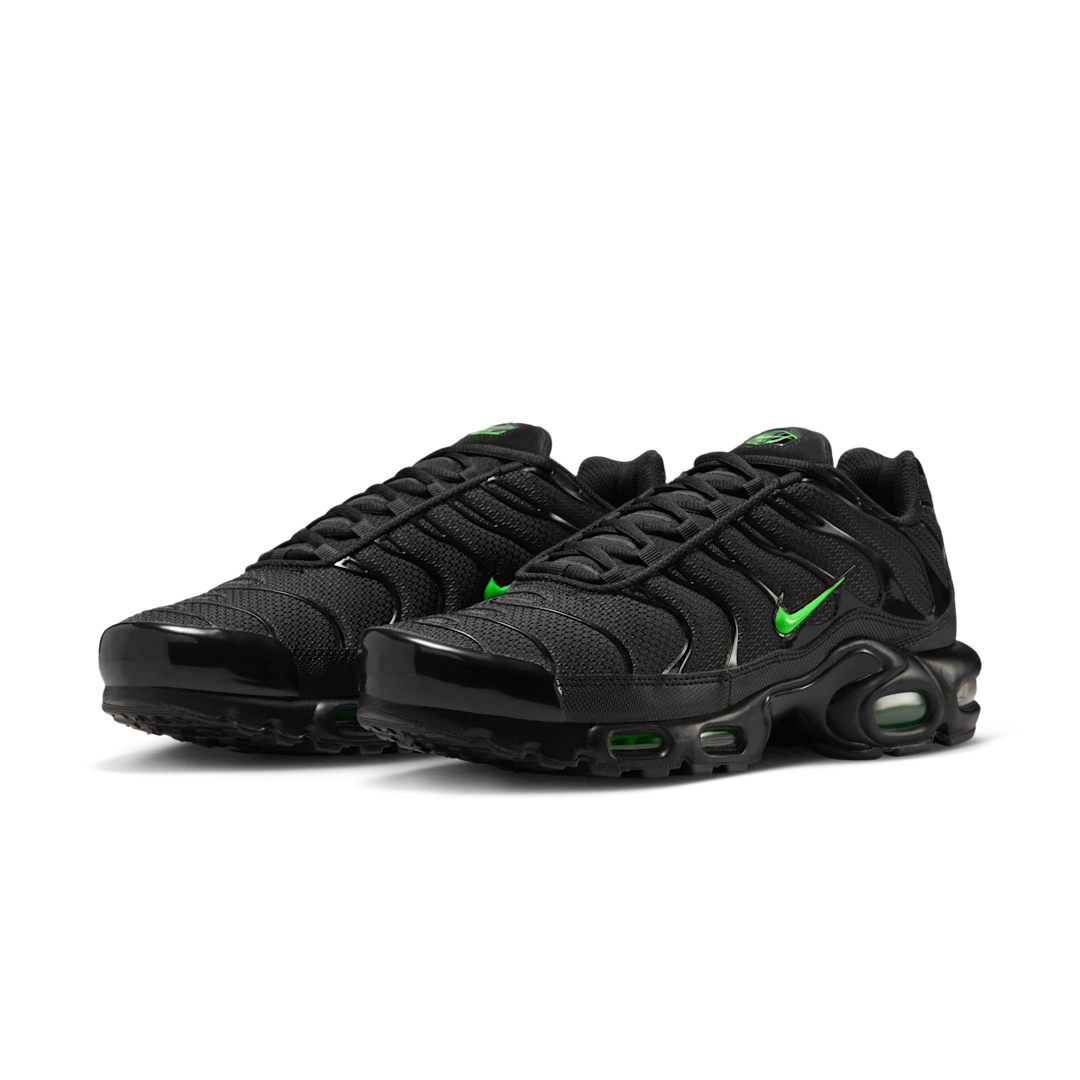 Nike Air Max Plus Black Green Strike, Black/Black/Green Strike (DM0032-024)