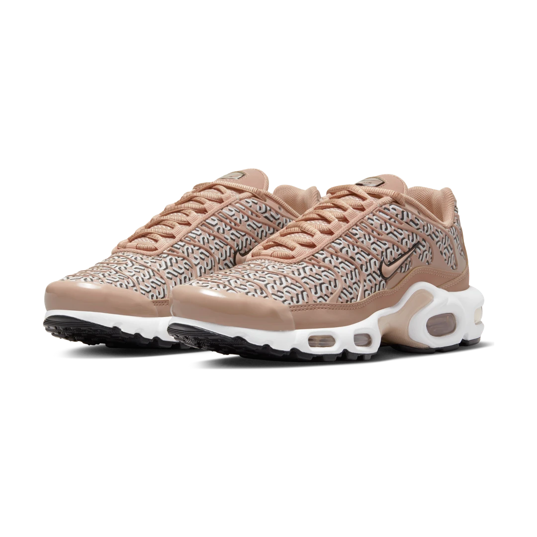 Nike Air Max Plus United in Victory