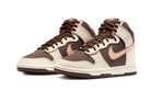 Nike Dunk High SE Baroque Brown, Baroque Brown/Sesame/Coconut Milk/Mystic Red (FB8892-200)