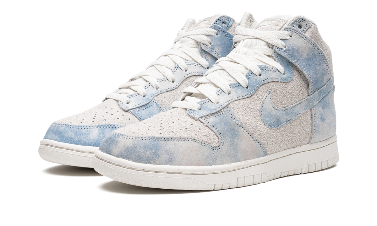 Nike Dunk High SE Clouds Celestine Blue