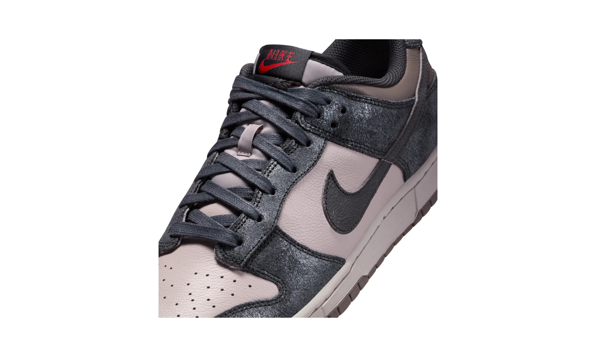 Nike Dunk Low Retro NYC CBGB