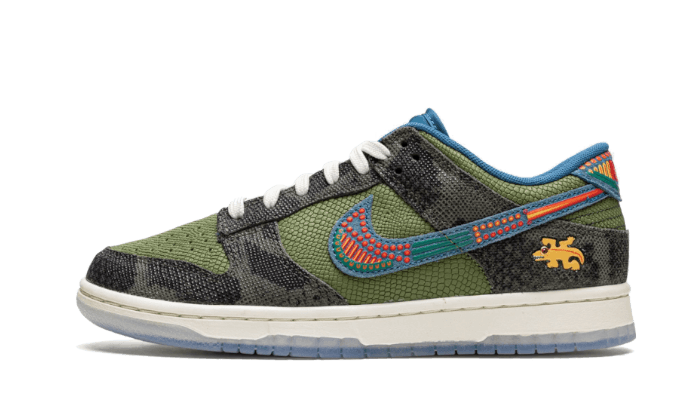 Nike Dunk Low Siempre Familia, Carbon Green/Rift Blue-Sail (DO2160-335)