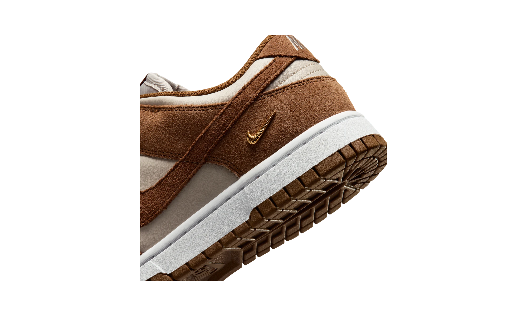 Nike Dunk Low Suede Light British Tan Cream