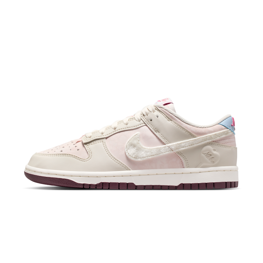 Nike Dunk Low Valentine's Day (2026)