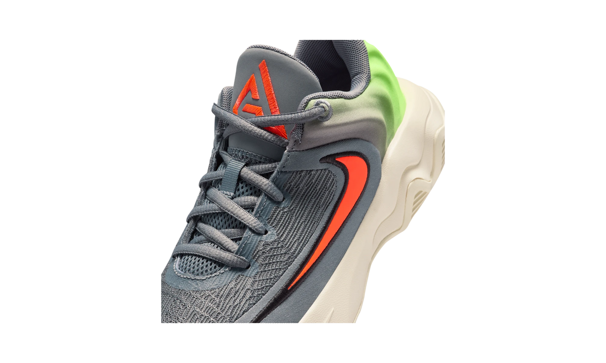 Nike Giannis Immortality 4 Dark Raisin Total Crimson Volt