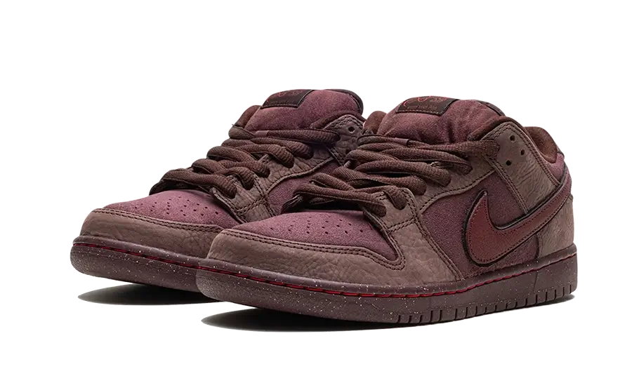 Nike SB Dunk Low City of Love Burgundy Crush, Burgundy Crush/Dark Team Red/Earth/Dark Pony/University Red/Earth (FN0619-600)