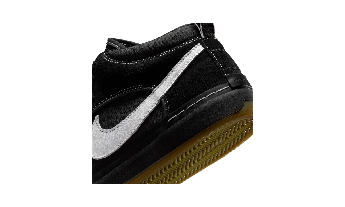 Nike SB React Leo Black Gum