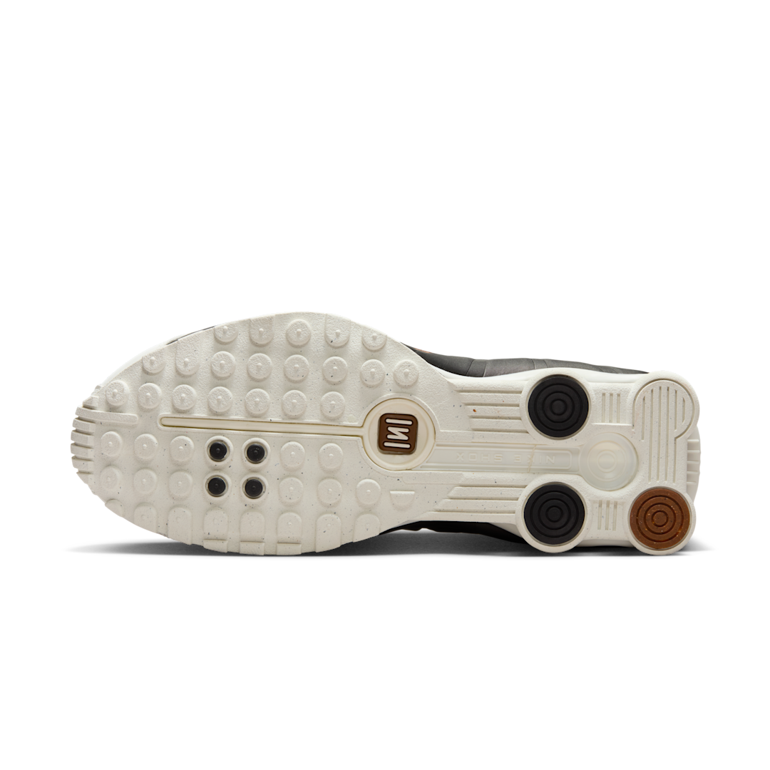 Nike Shox R4 Sail Fauna Brown, Sail/Black/Fauna Brown (AR3565-104)