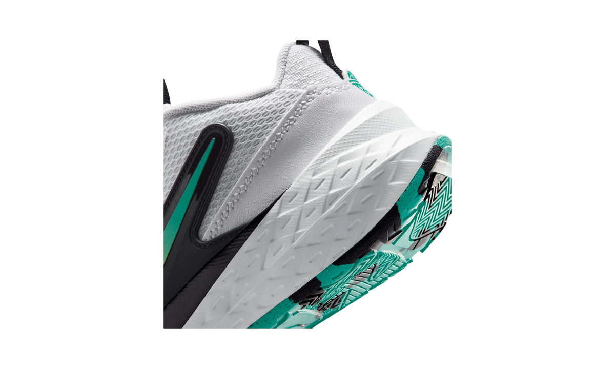 Nike Team Hustle D 12 White Black Emerald Topaz Gold (PS)