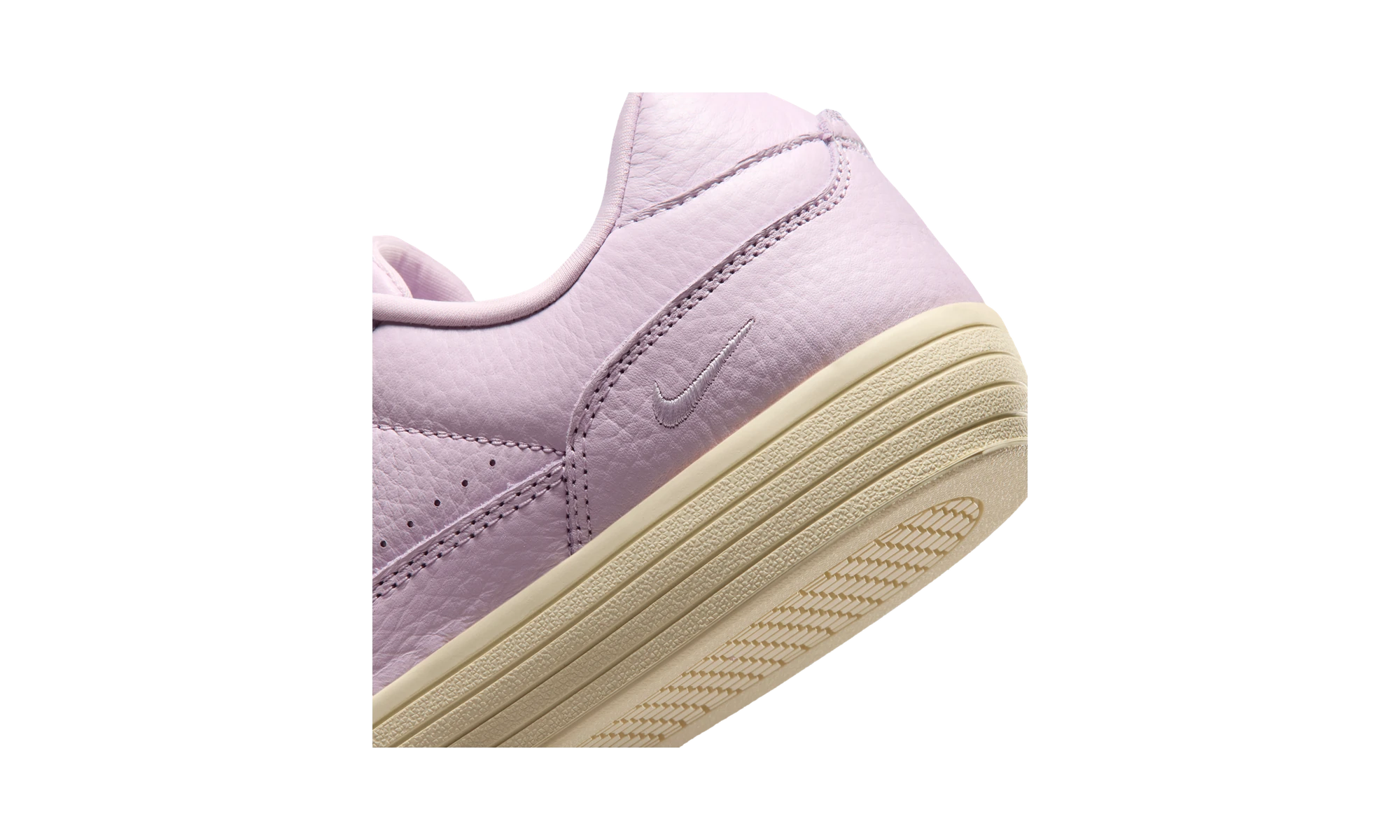 Nike Tennis Centre Bleached Lilac