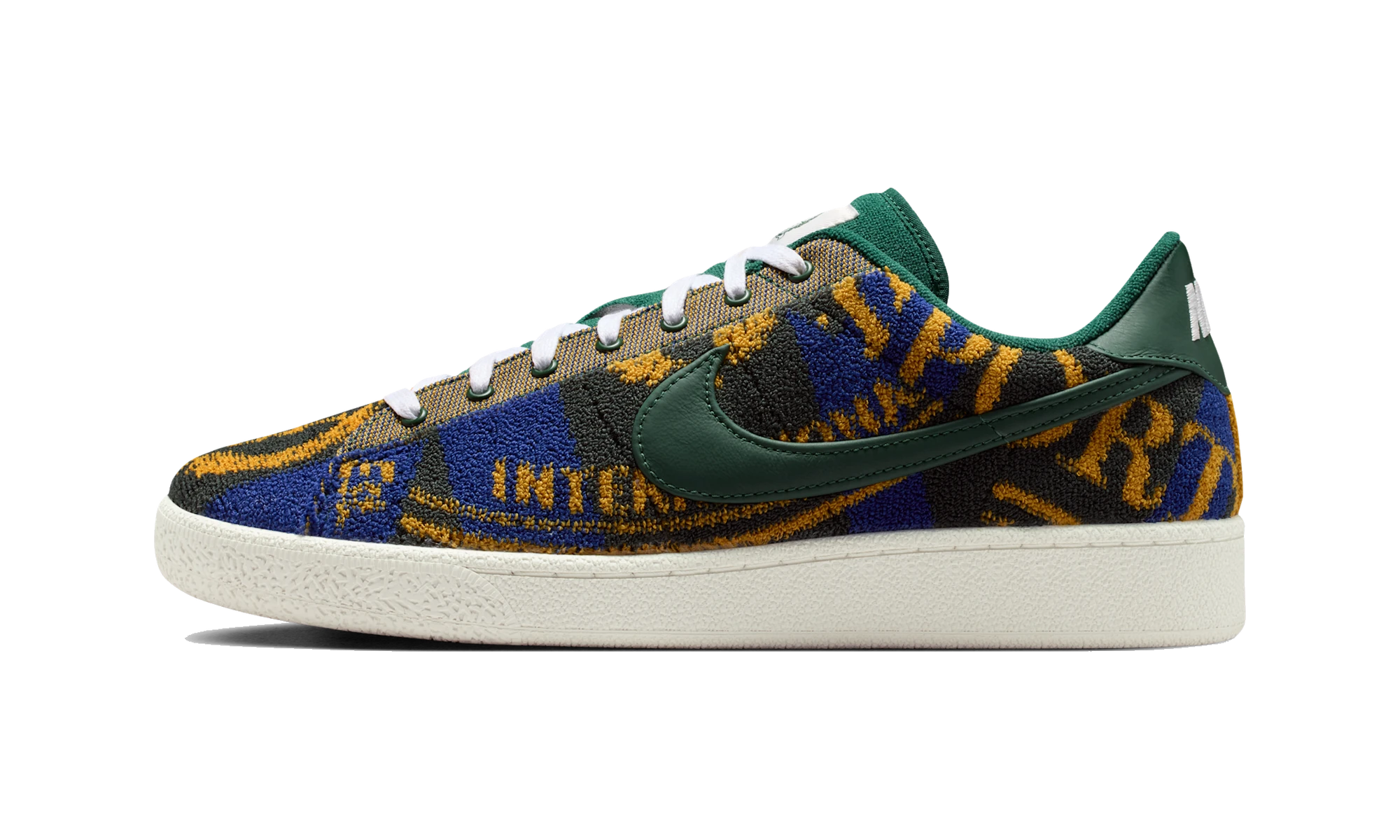 Nike Tennis Classic Premium Fir White Sail