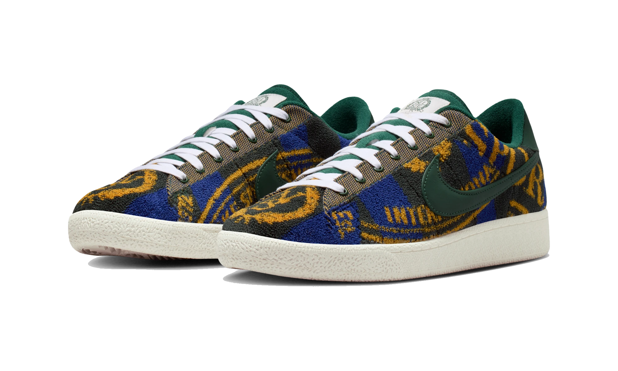 Nike Tennis Classic Premium Fir White Sail