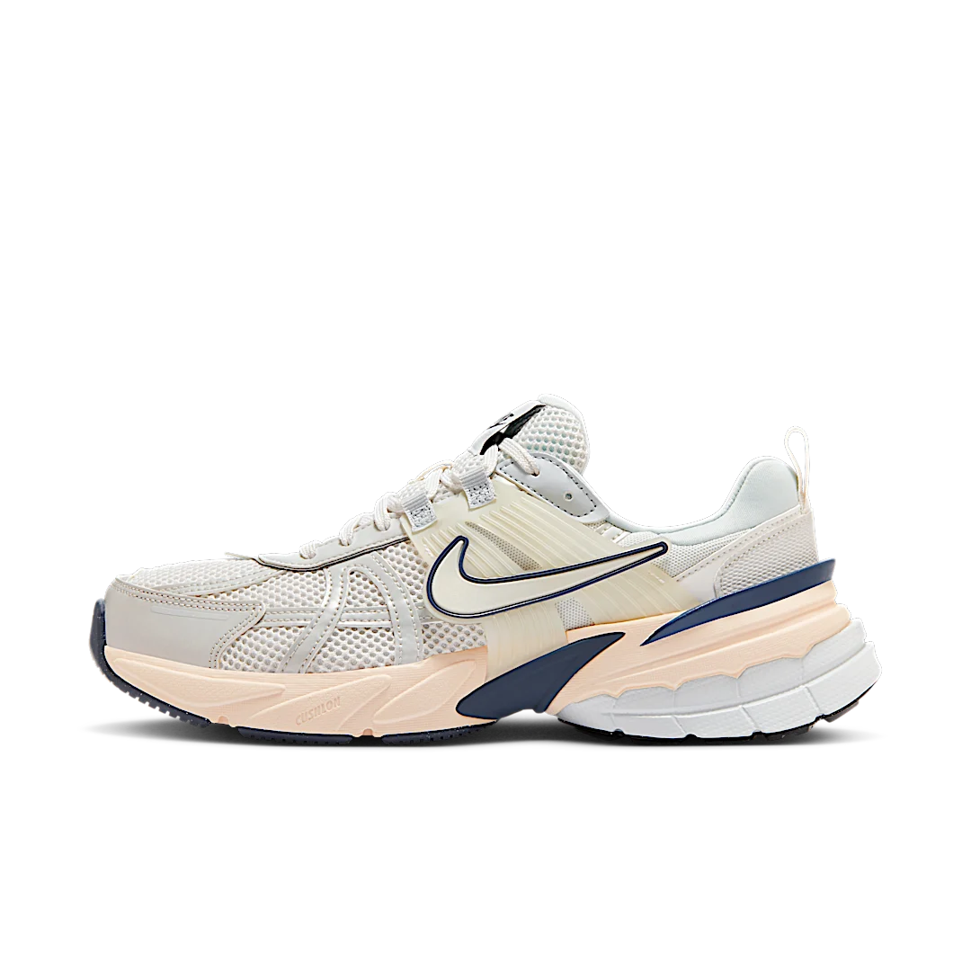 Nike V2K Run Platinum Tint, Platinum Tint/Pure Platinum/Guava Ice/Platinum Tint (FD0736-004)