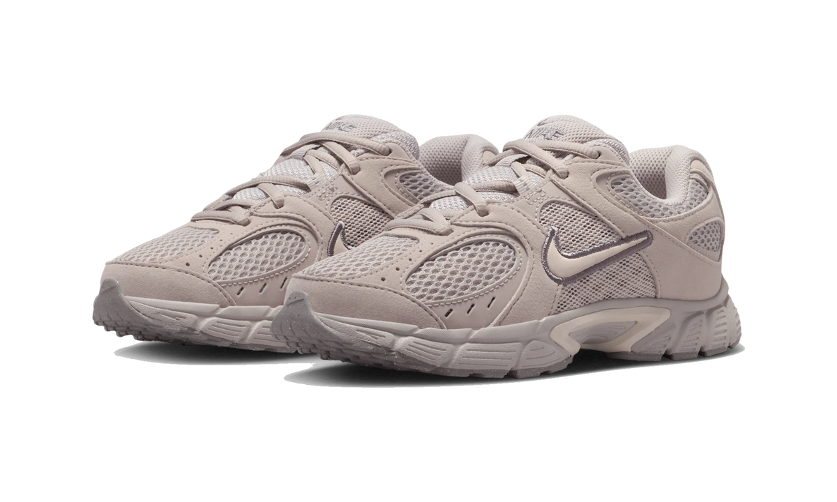 Nike V5 Runner Suede Moon Particle Light Orewood Brown