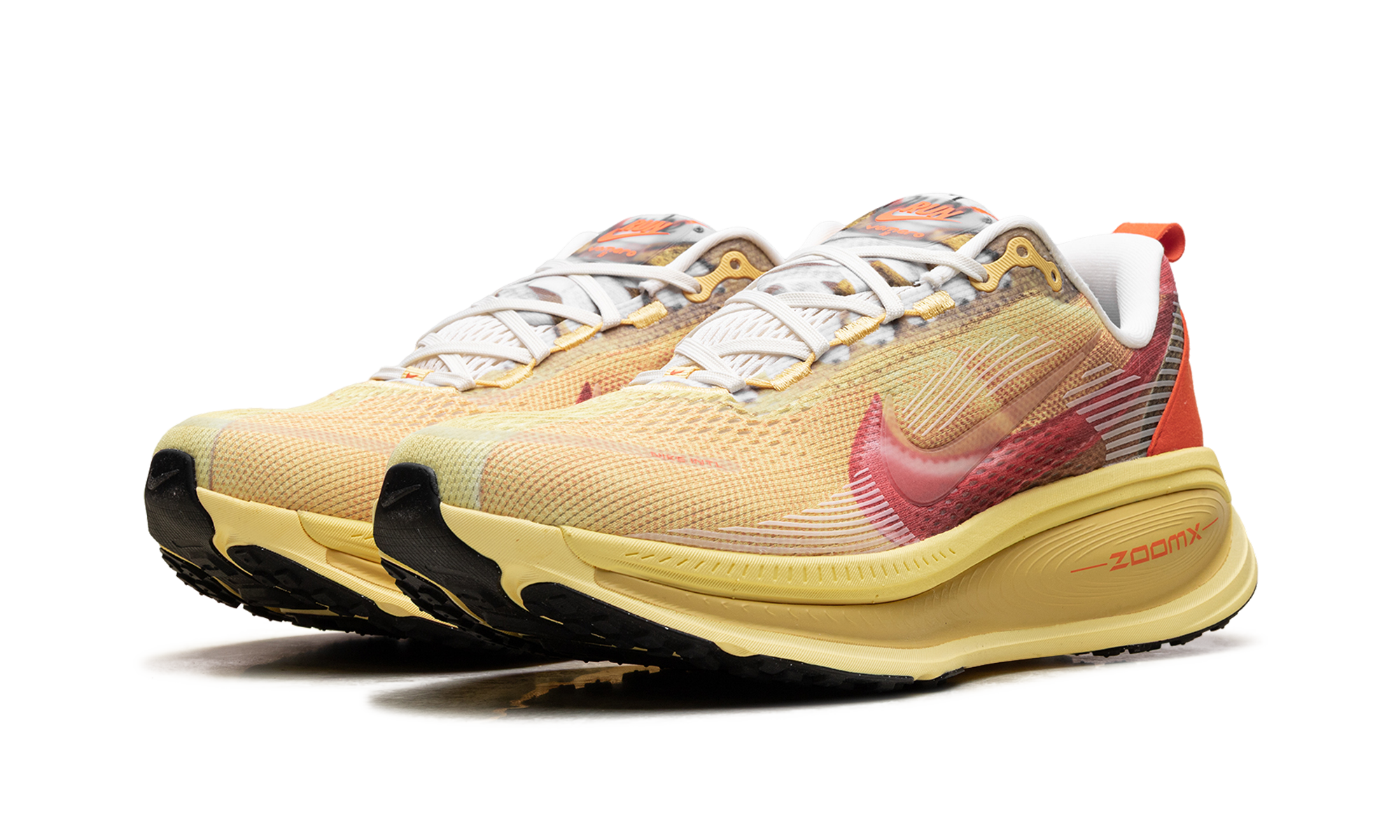 Nike Vomero 18 SE International Running Pack LD-1000