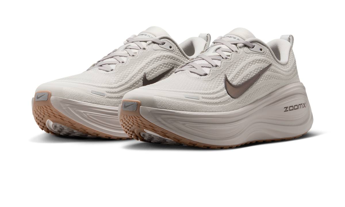 Nike Vomero Plus College Grey Light Iron Ore Gum